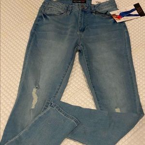 Sexy brand new w/tags High-Rise skinny jeans from fashion nova for woman 👩